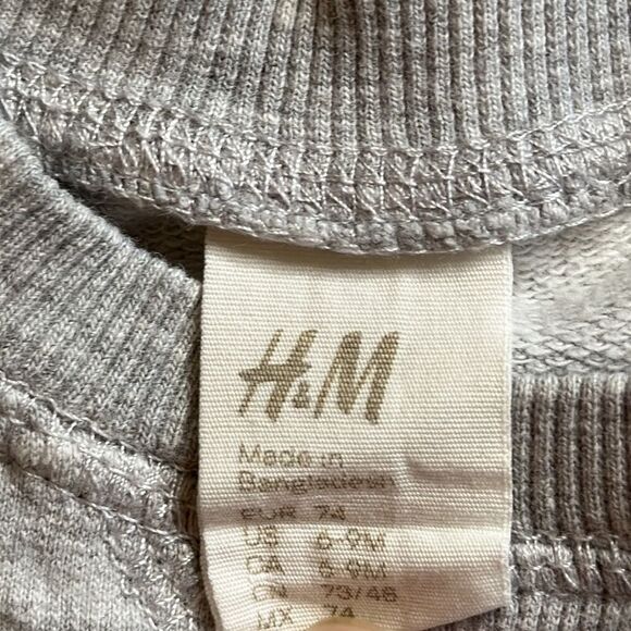 H&M Sweatshirt size 6 to 9 months Gray Crewneck Pullover Cotton Unisex - Picture 3 of 4